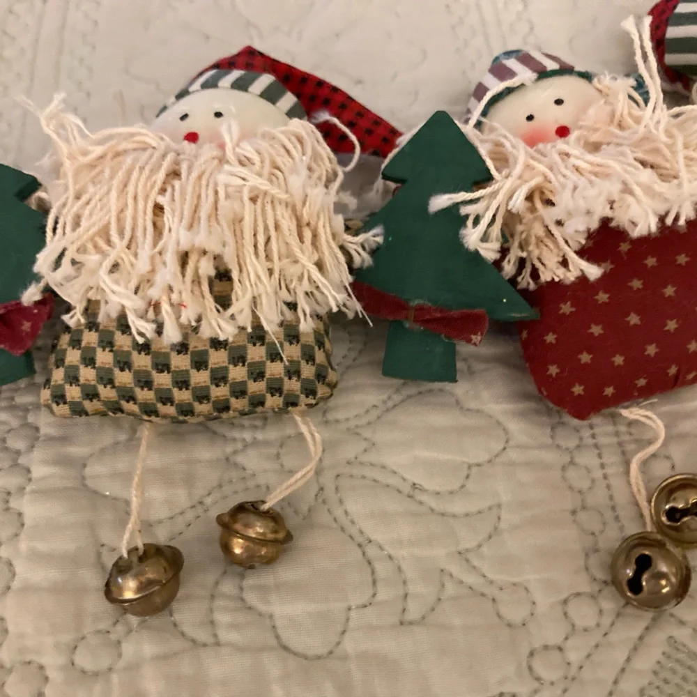 Delton Product Corp christmas elves